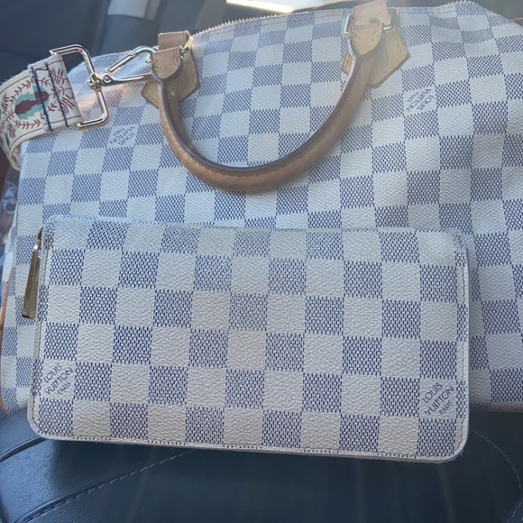 Louis Vuitton Azur ZIPPY 💎💎 - Picture 3 of 16
